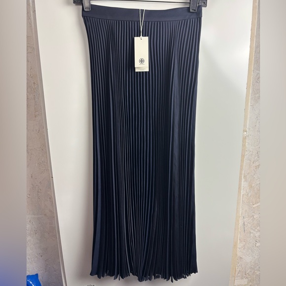 Tory Burch navy pleated skirt sz 0 - Picture 1 of 7